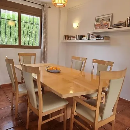 Wonderful Villa, Heated Pool, Near Beautiful Town Alboy